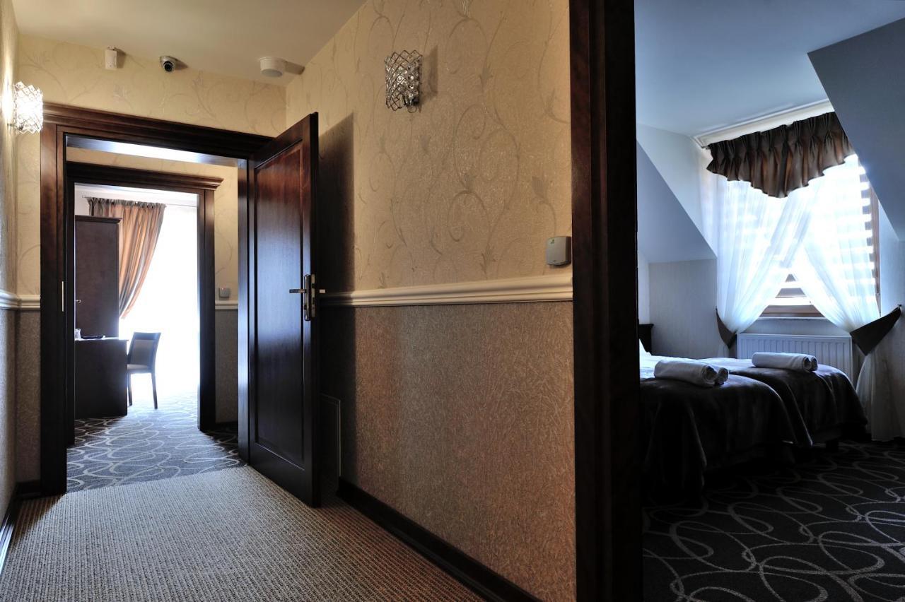 Hotel Dwor Choiny Kazimierówka Eksteriør bilde