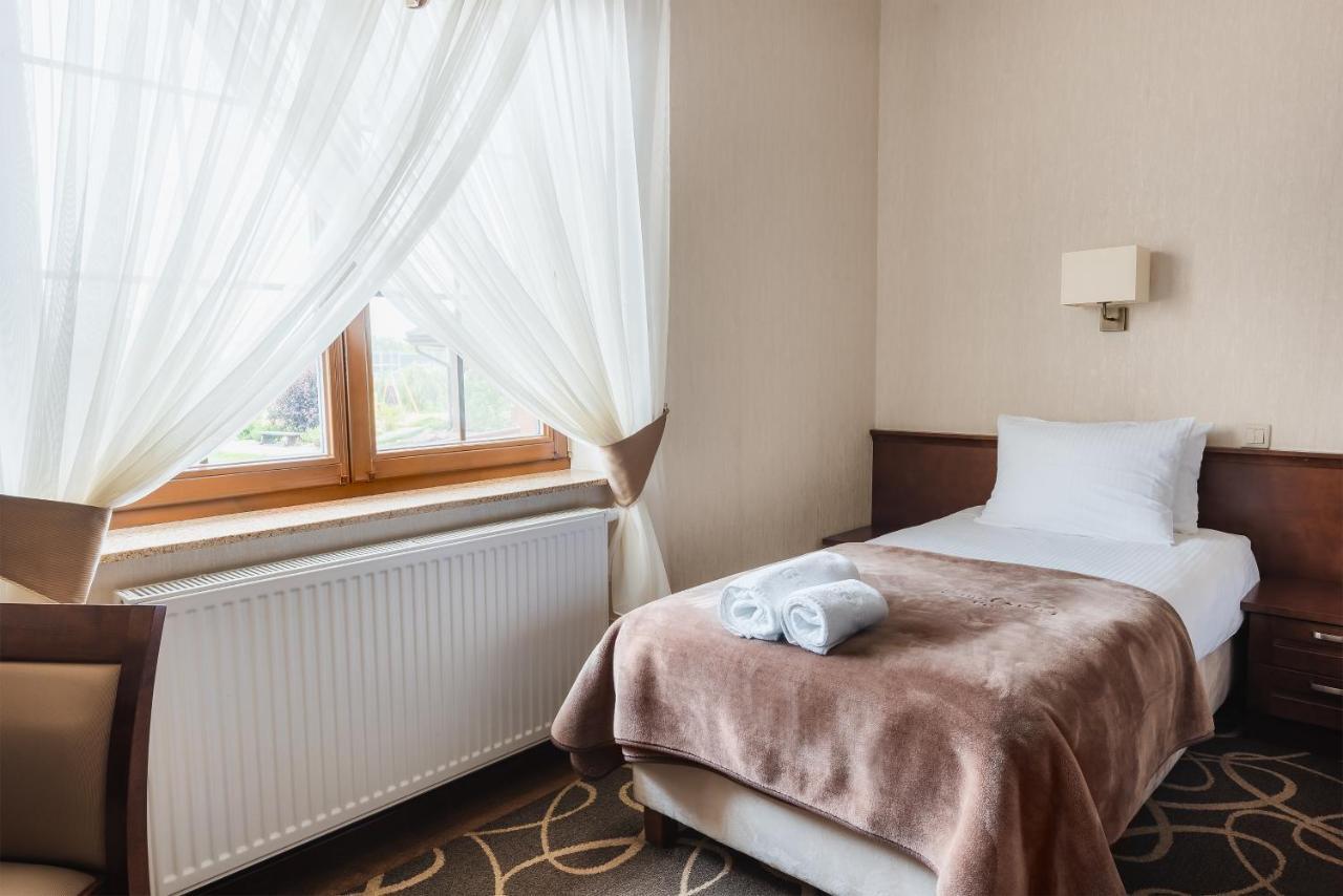 Hotel Dwor Choiny Kazimierówka Eksteriør bilde